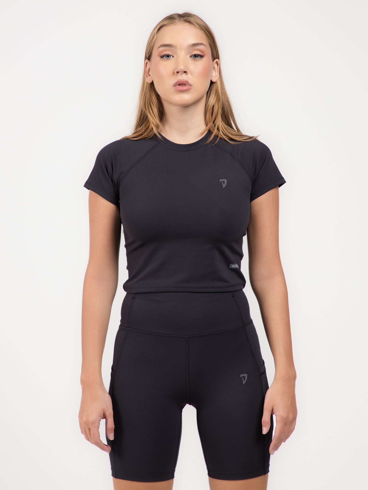 DEEDAT Women Performance Wear Tee - Black