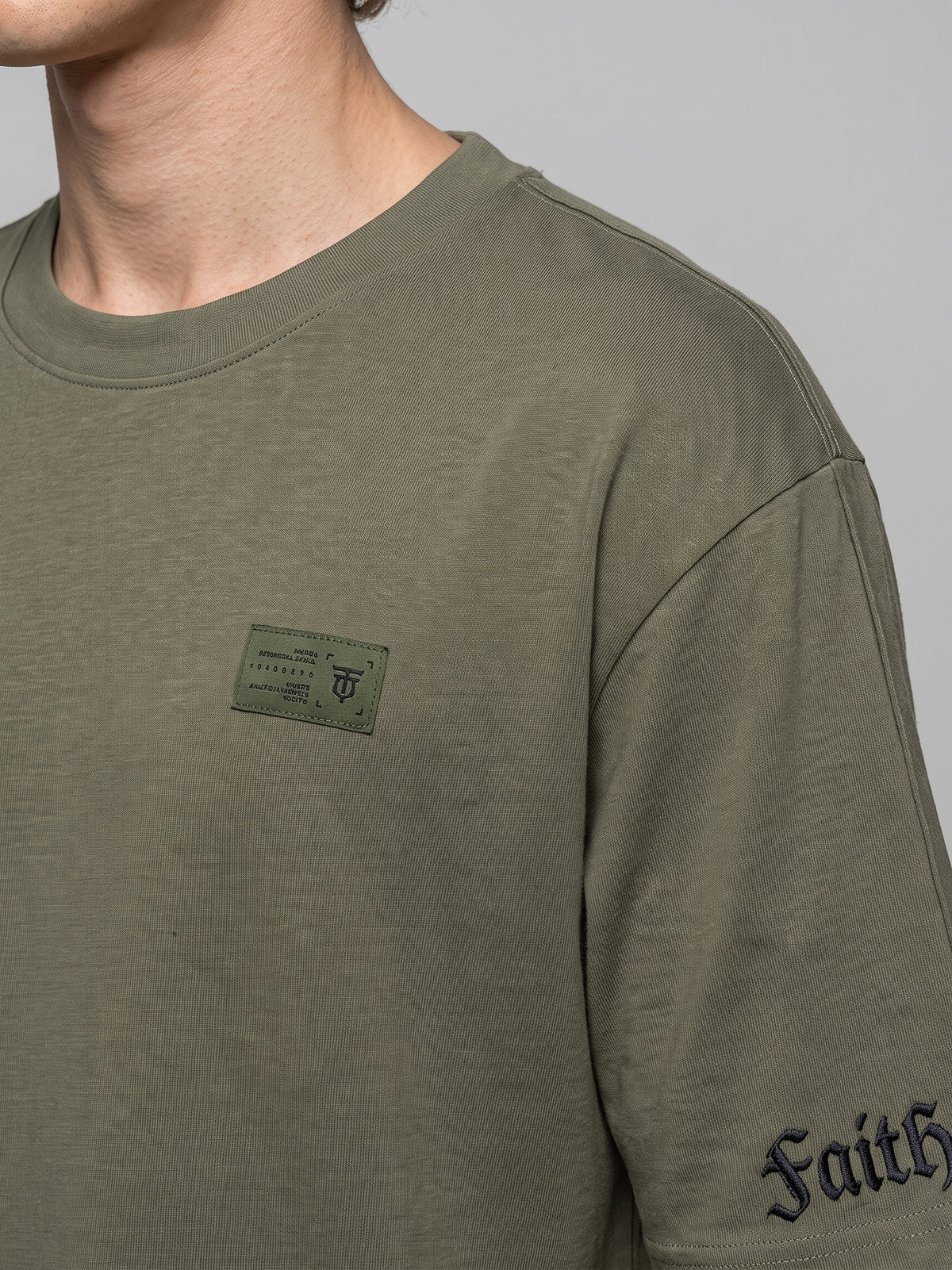DEEDAT MNML WRLD Walker Oversized Tees - Army Green