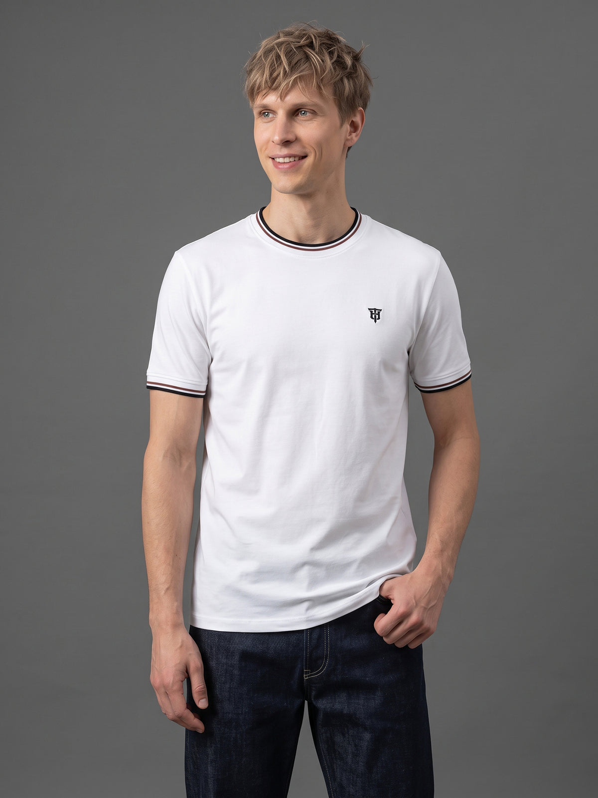 DEEDAT Short Sleeve Crew Neck Slim Fit Tees - White