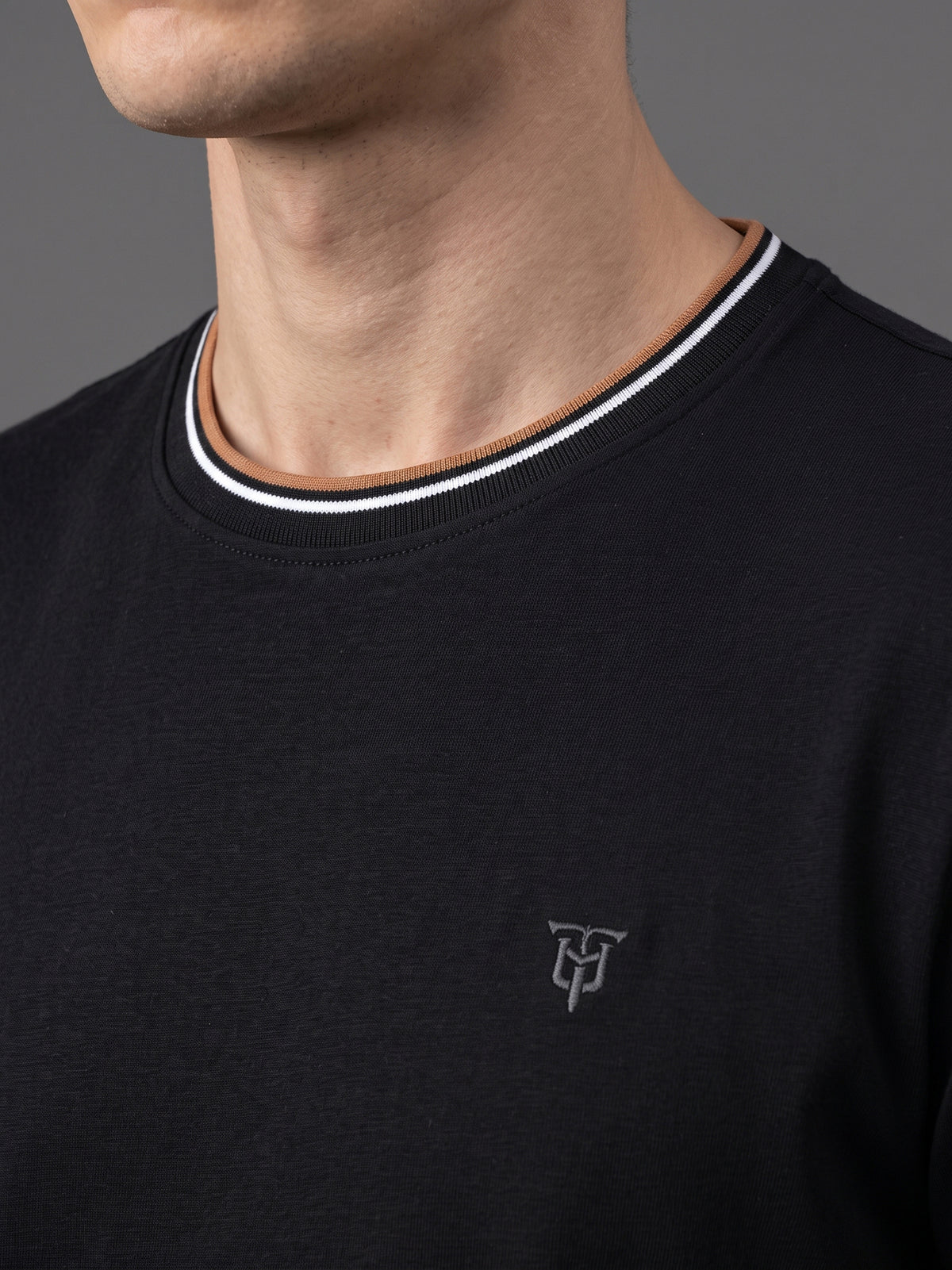 DEEDAT Short Sleeve Crew Neck Slim Fit Tees - Black