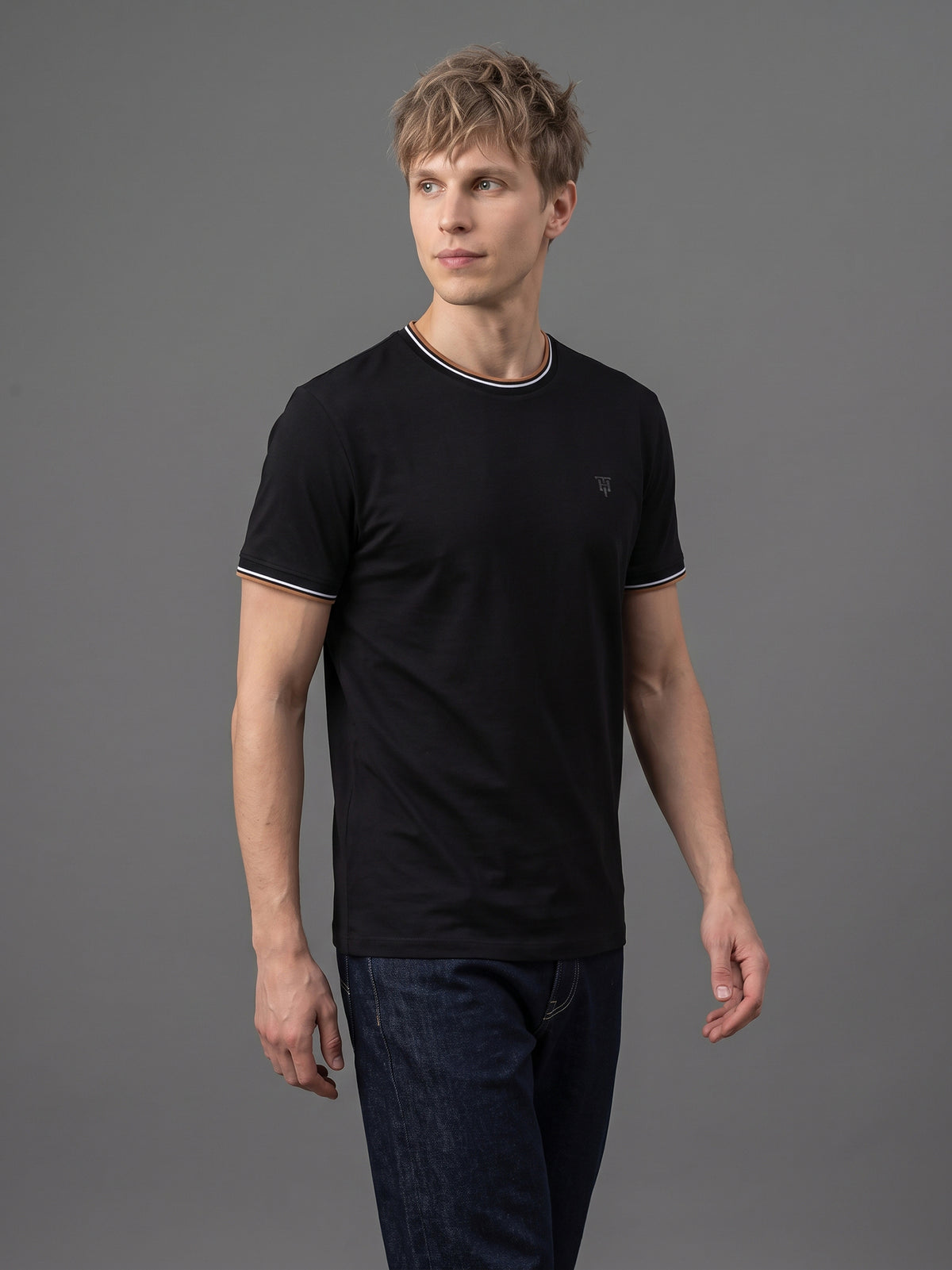 DEEDAT Short Sleeve Crew Neck Slim Fit Tees - Black