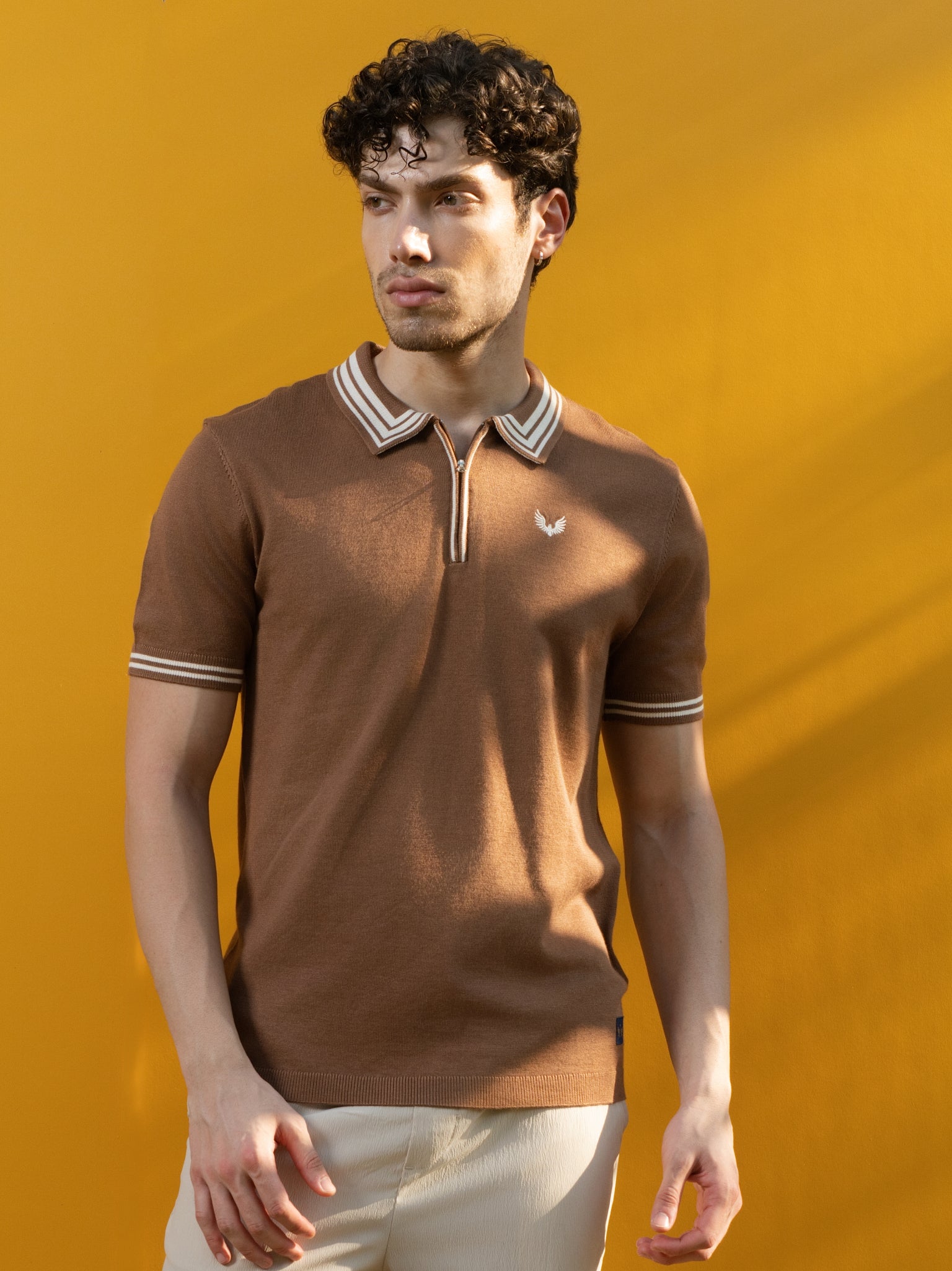 DEEDAT PORTOFINO Cutaway Collar Tees - Light Brown