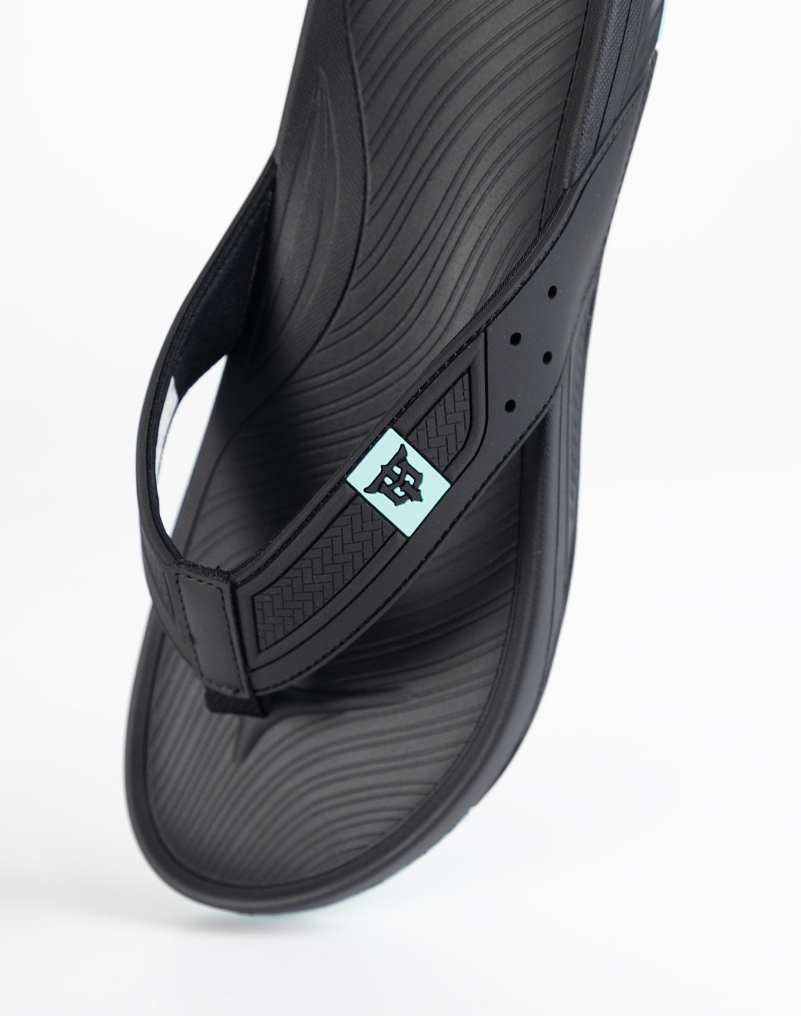 DEEDAT Hyper Slipper - Black