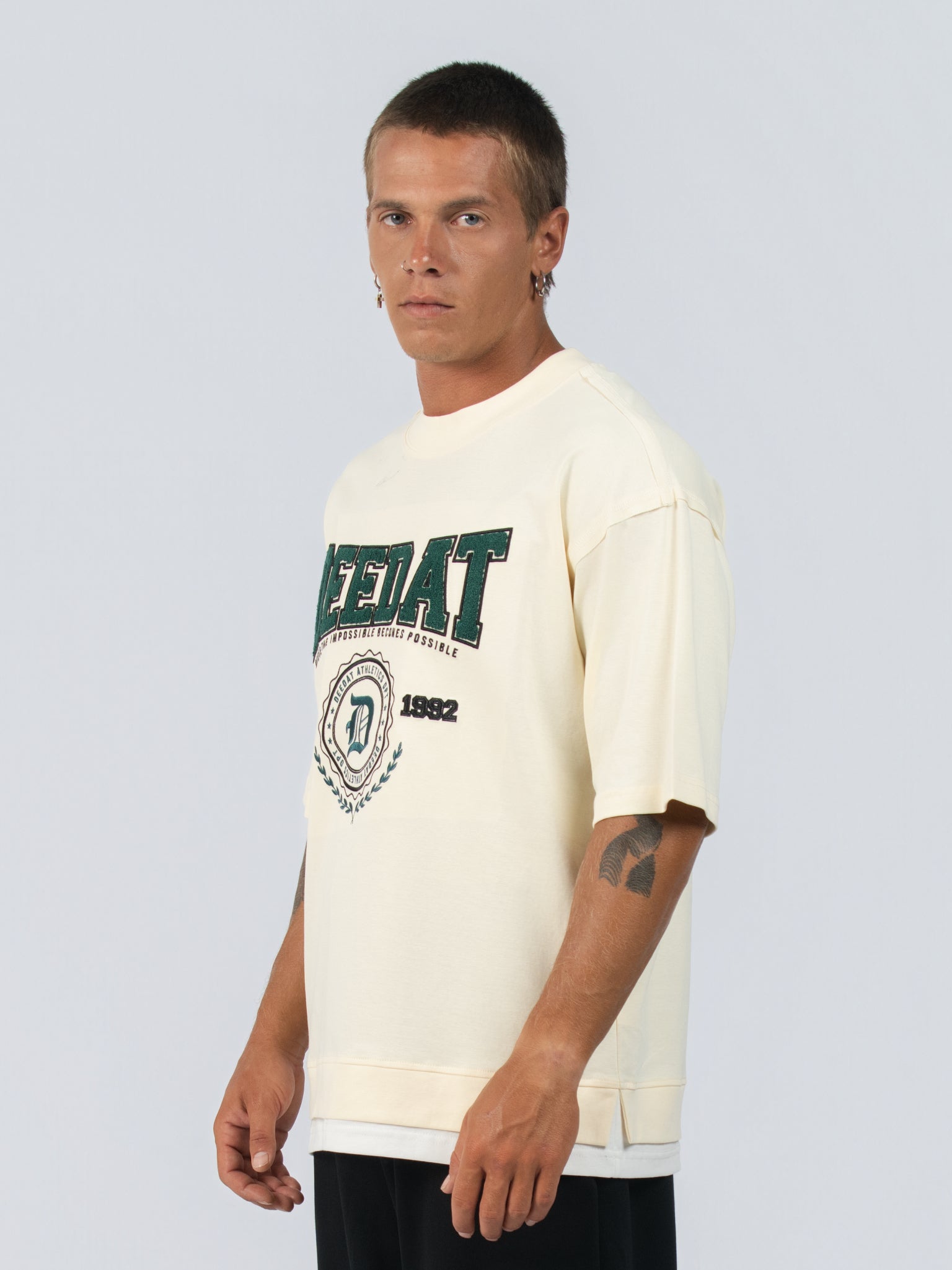 DEEDAT MNML WRLD WALKER Oversized Tee Shirt - Beige