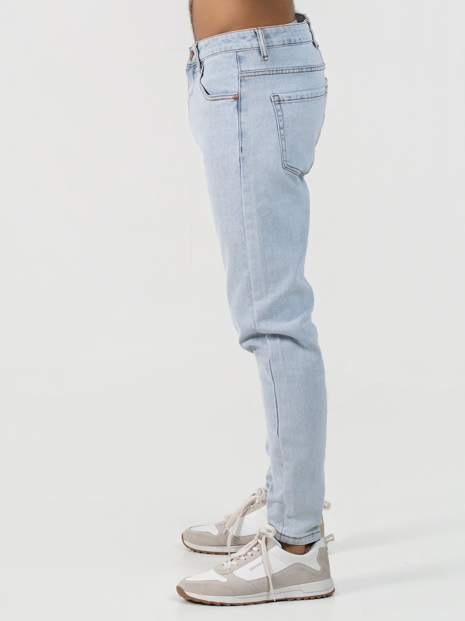 DEEDAT Tapered Fit Jeans - Light Blue