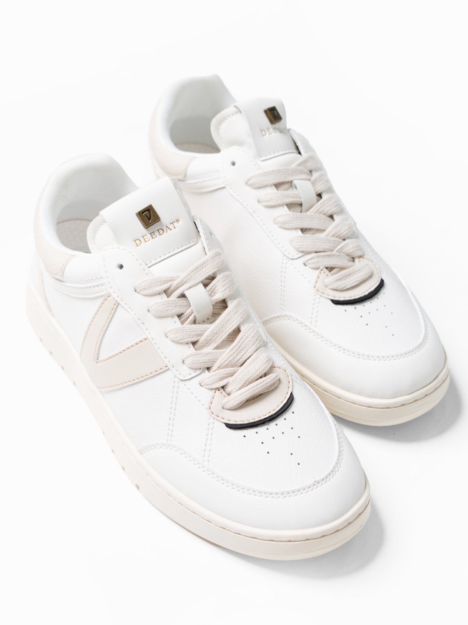 DEEDAT Casual Sneakers - White & Beige