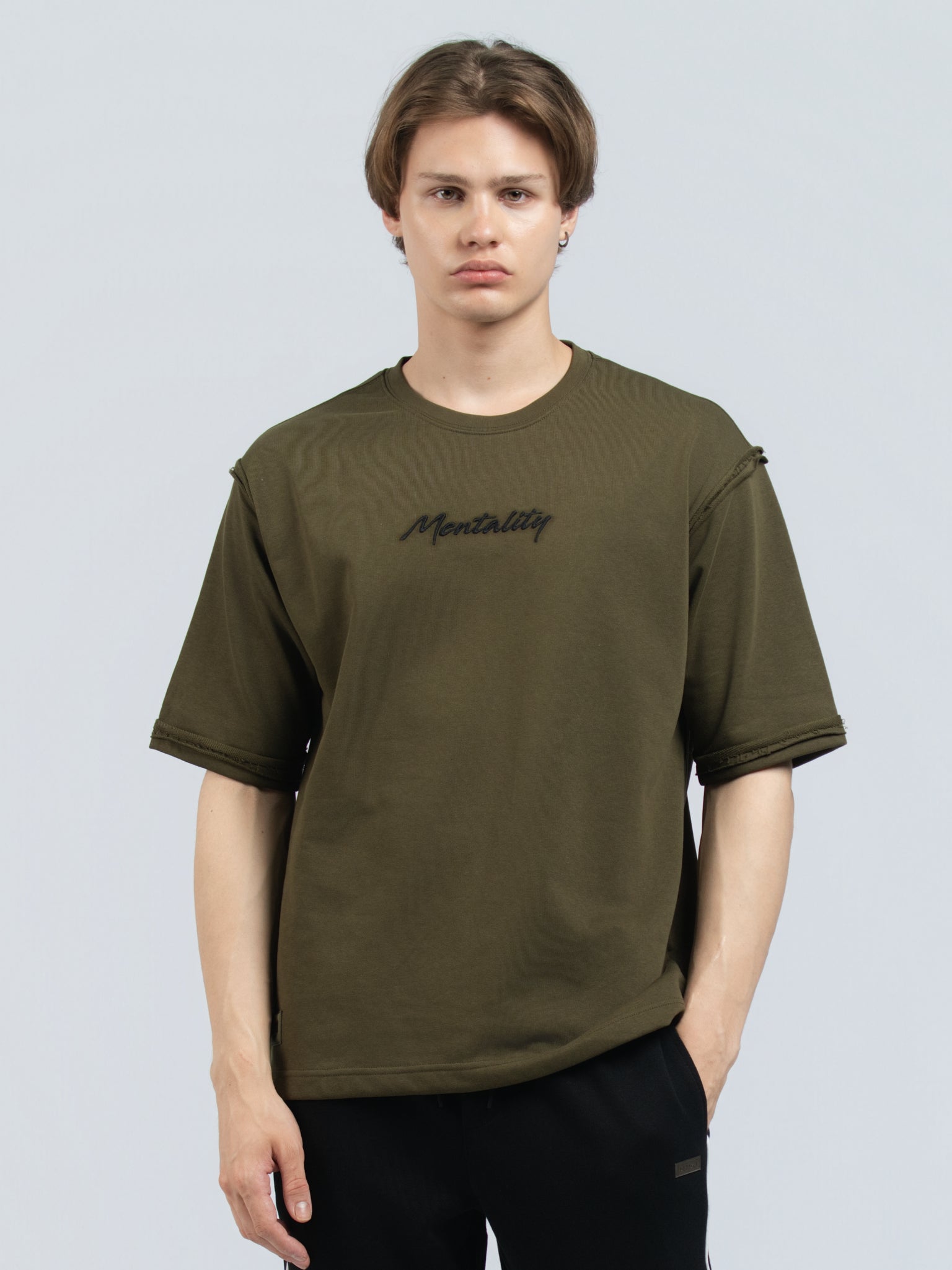 DEEDAT MNML WRLD WALKER Oversized Tee Shirt - Army Green