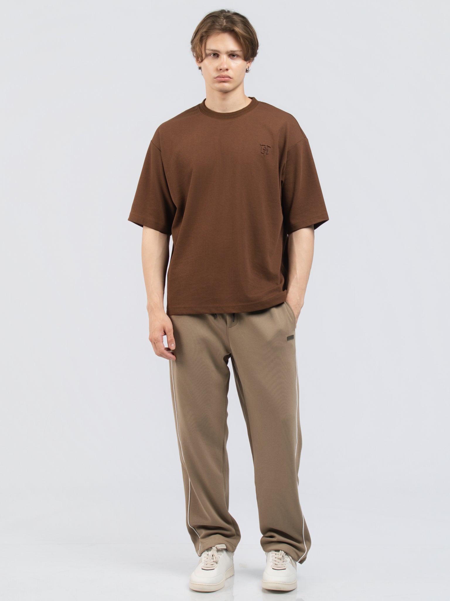 DEEDAT MNML WRLD WALKER Oversized Tee Shirt - Brown