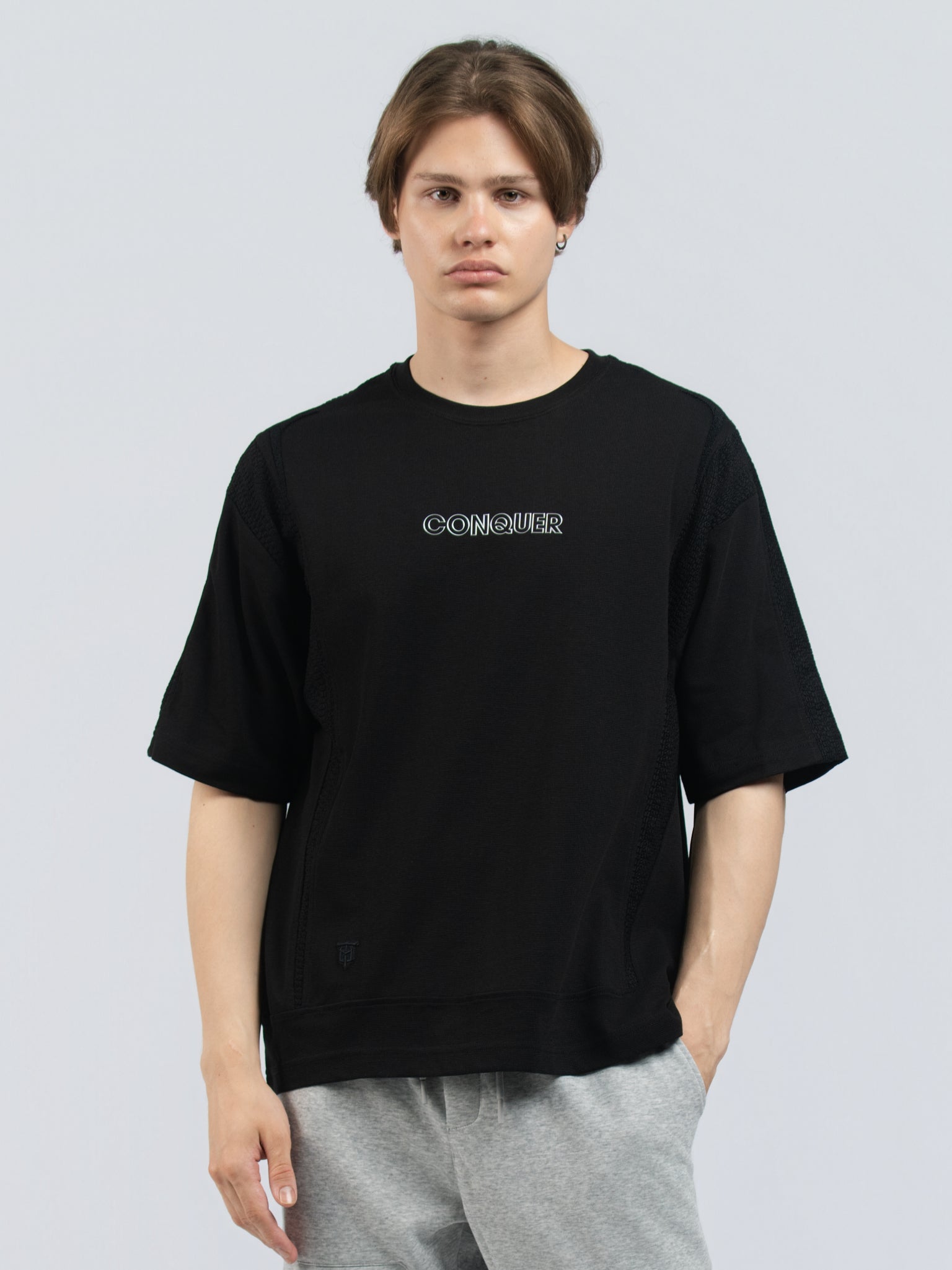 DEEDAT MNML WRLD WALKER Oversized Tee Shirt - Black