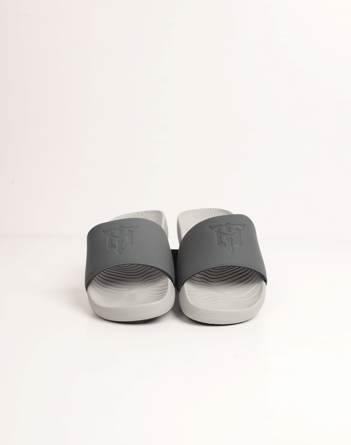 DEEDAT Slide Sandal - Gray
