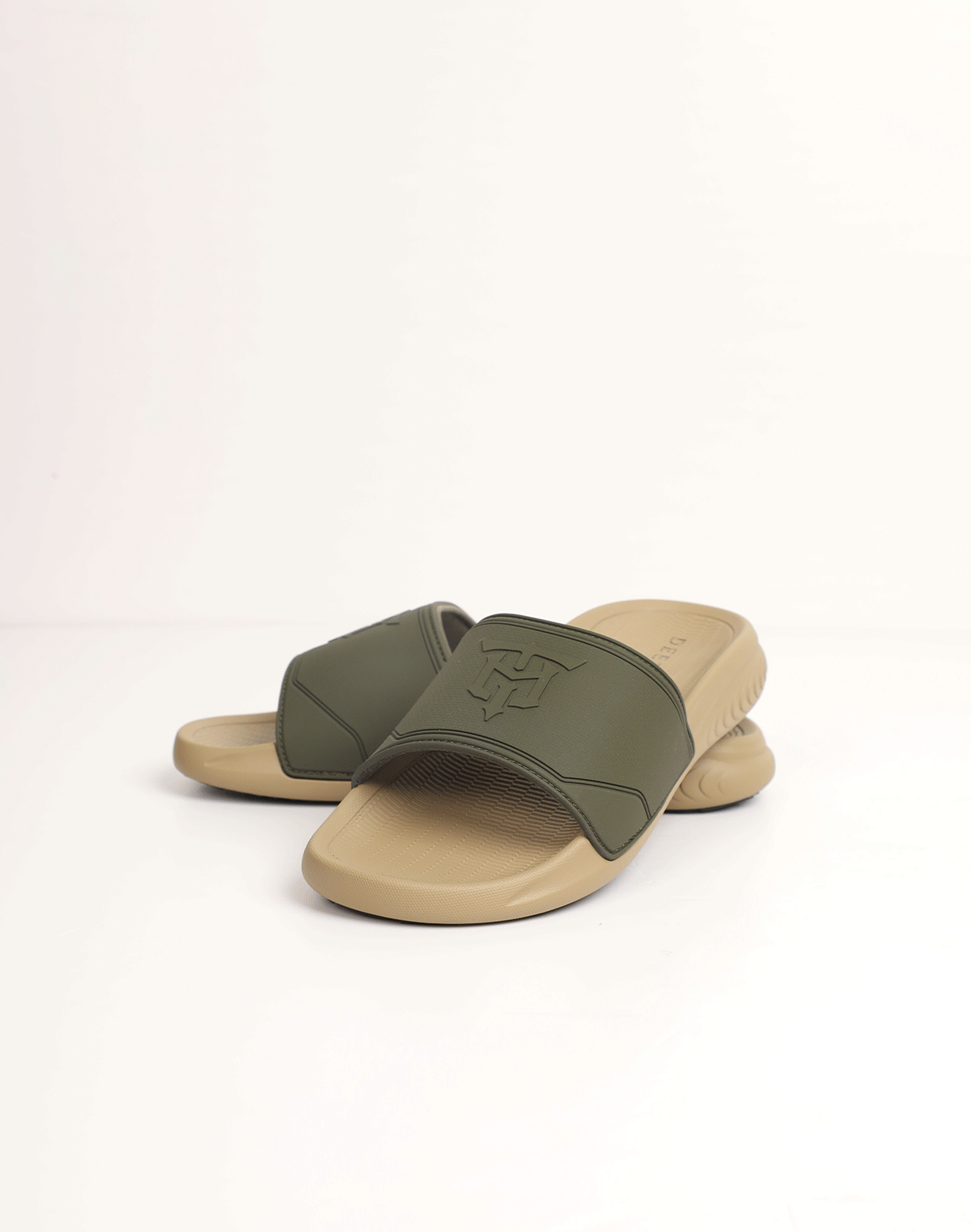 DEEDAT Slide Sandal - Olive