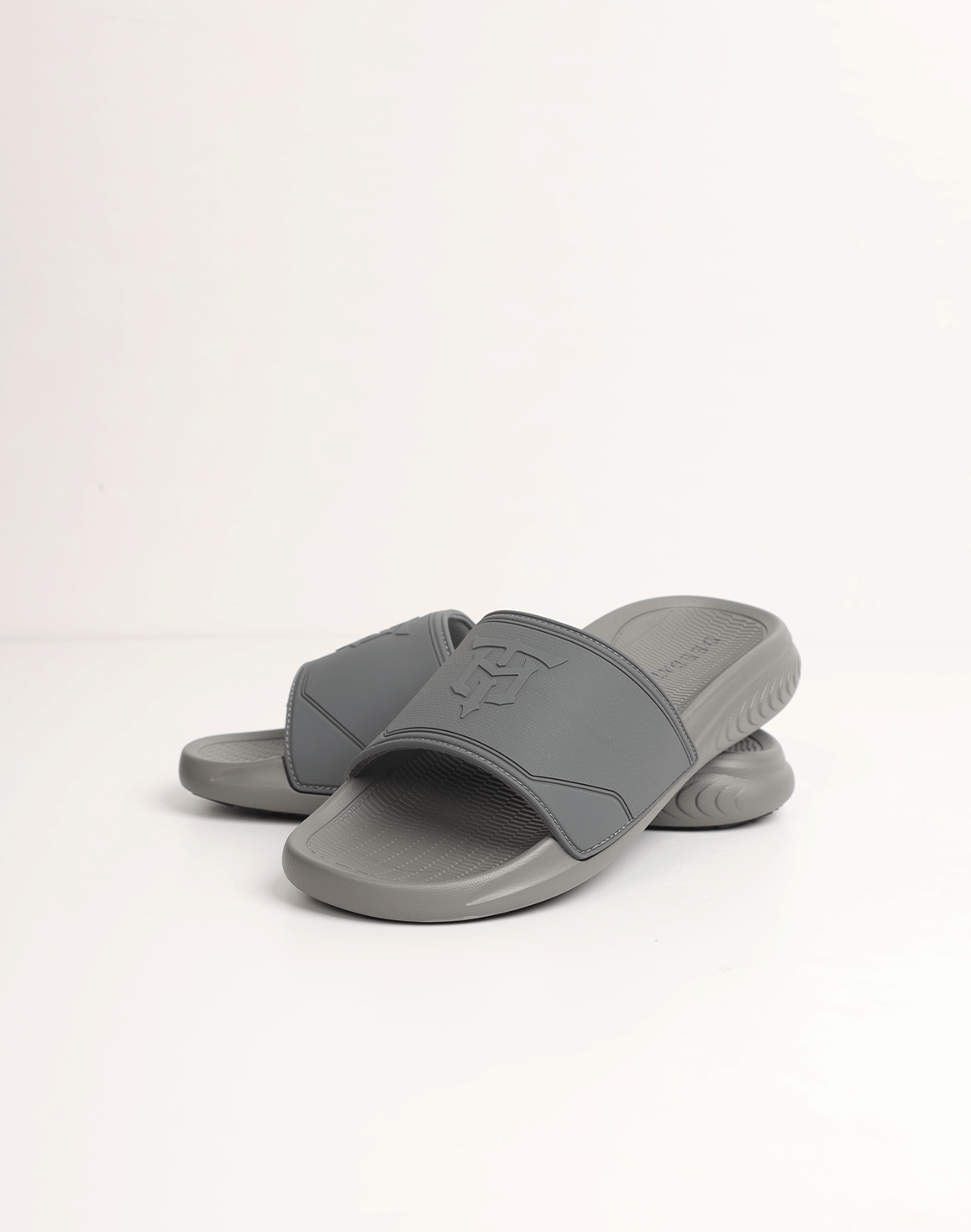 DEEDAT Slide Sandal - Gray