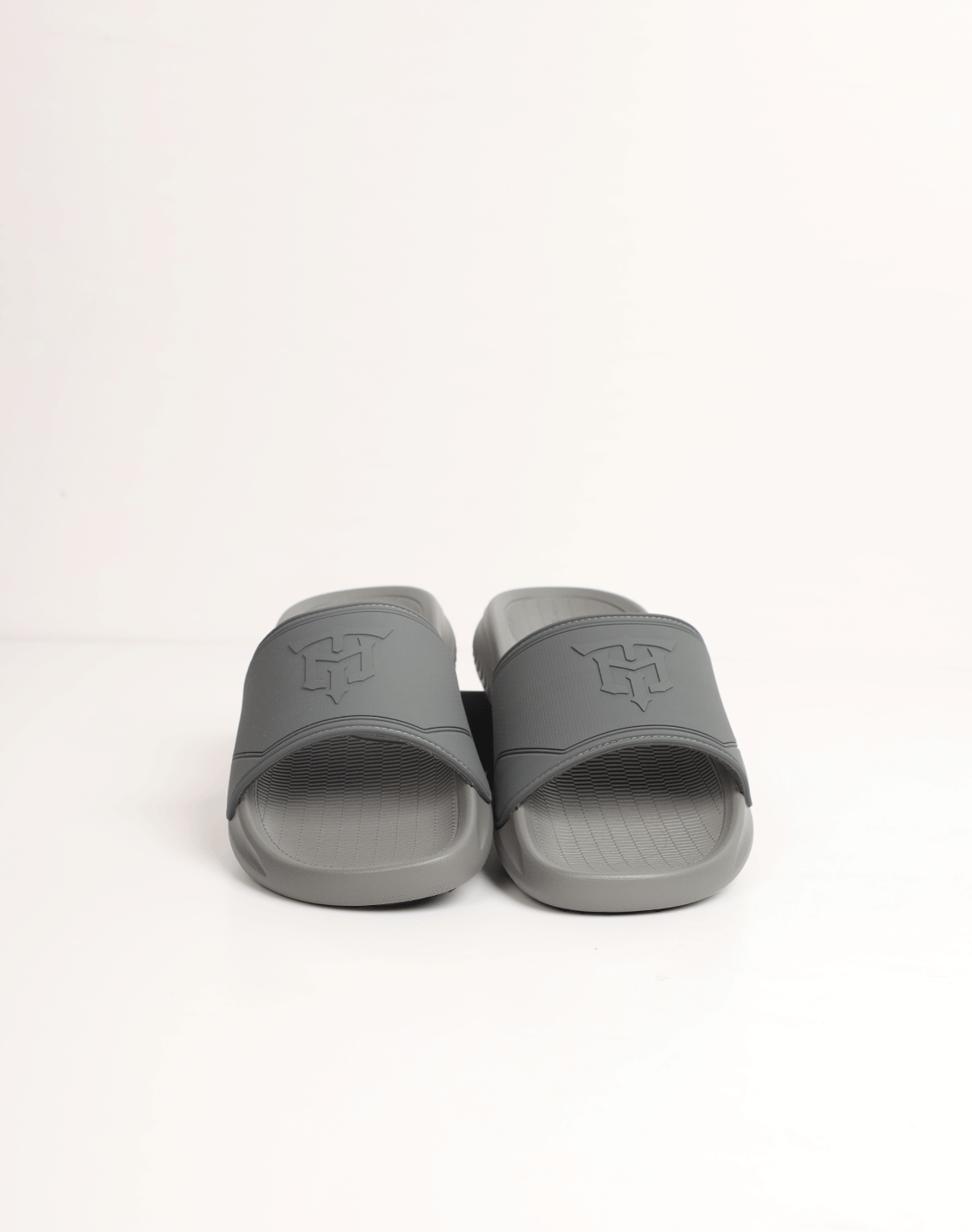 DEEDAT Slide Sandal - Gray
