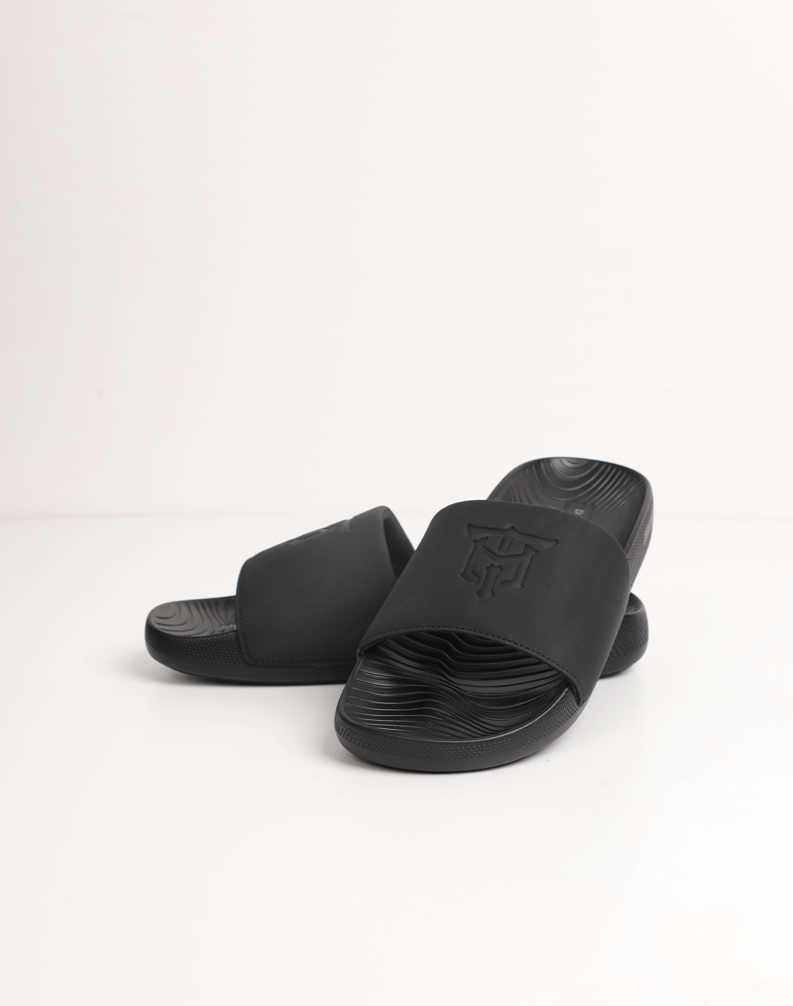 DEEDAT Slide Sandal - Black