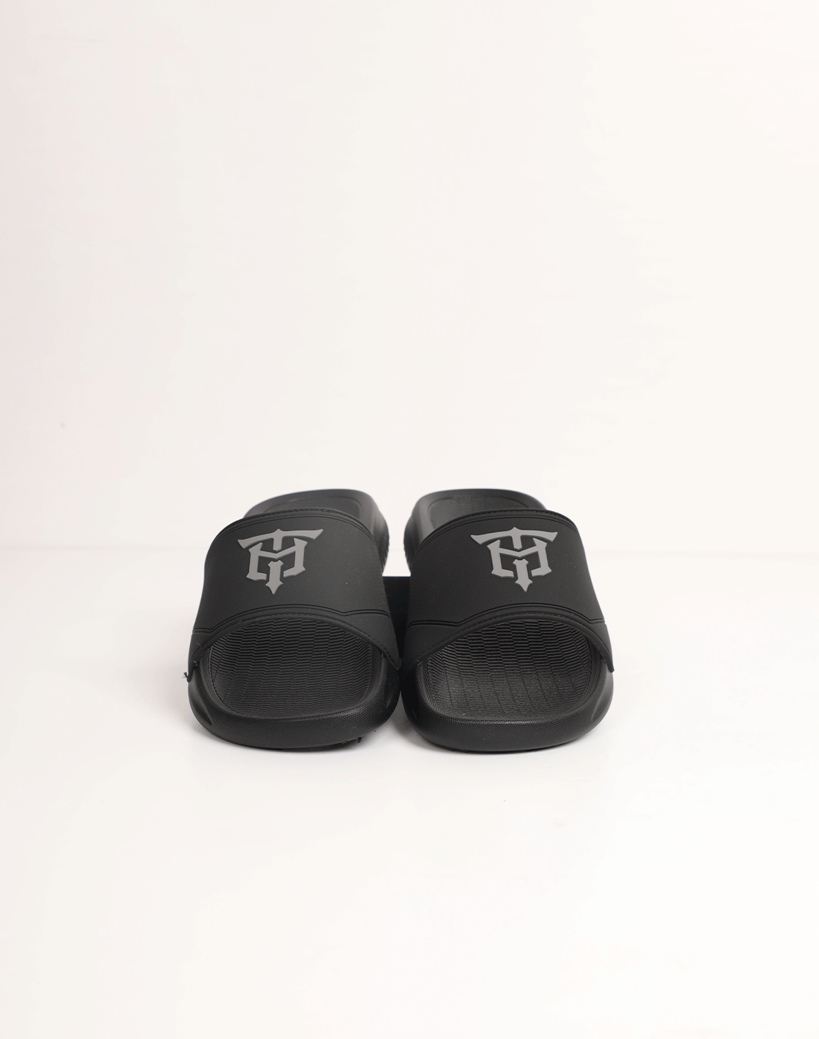 DEEDAT Slide Sandal - Black