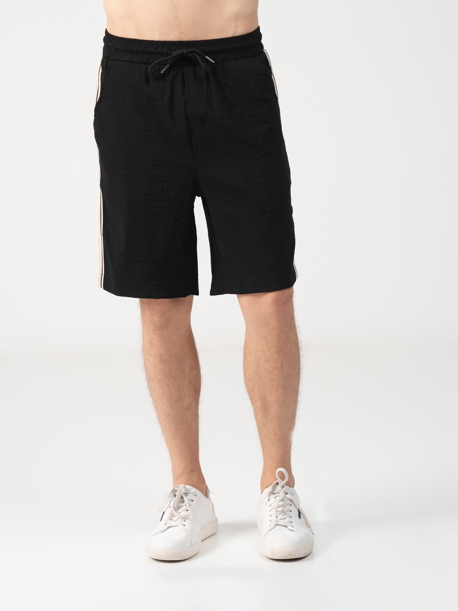 DEEDAT NATURE VERSE Casual Short - Black