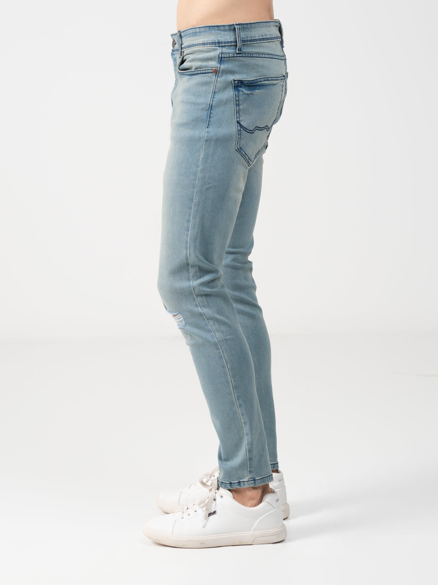 DEEDAT Tapered Fit Jeans - Mid Blue