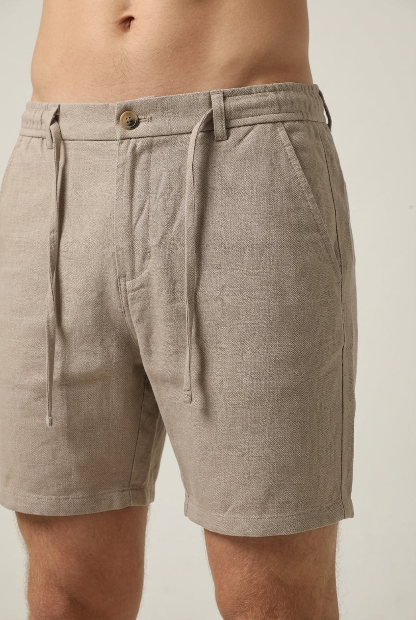 DEEDAT Standard Hem Slim Fit Short - Beige