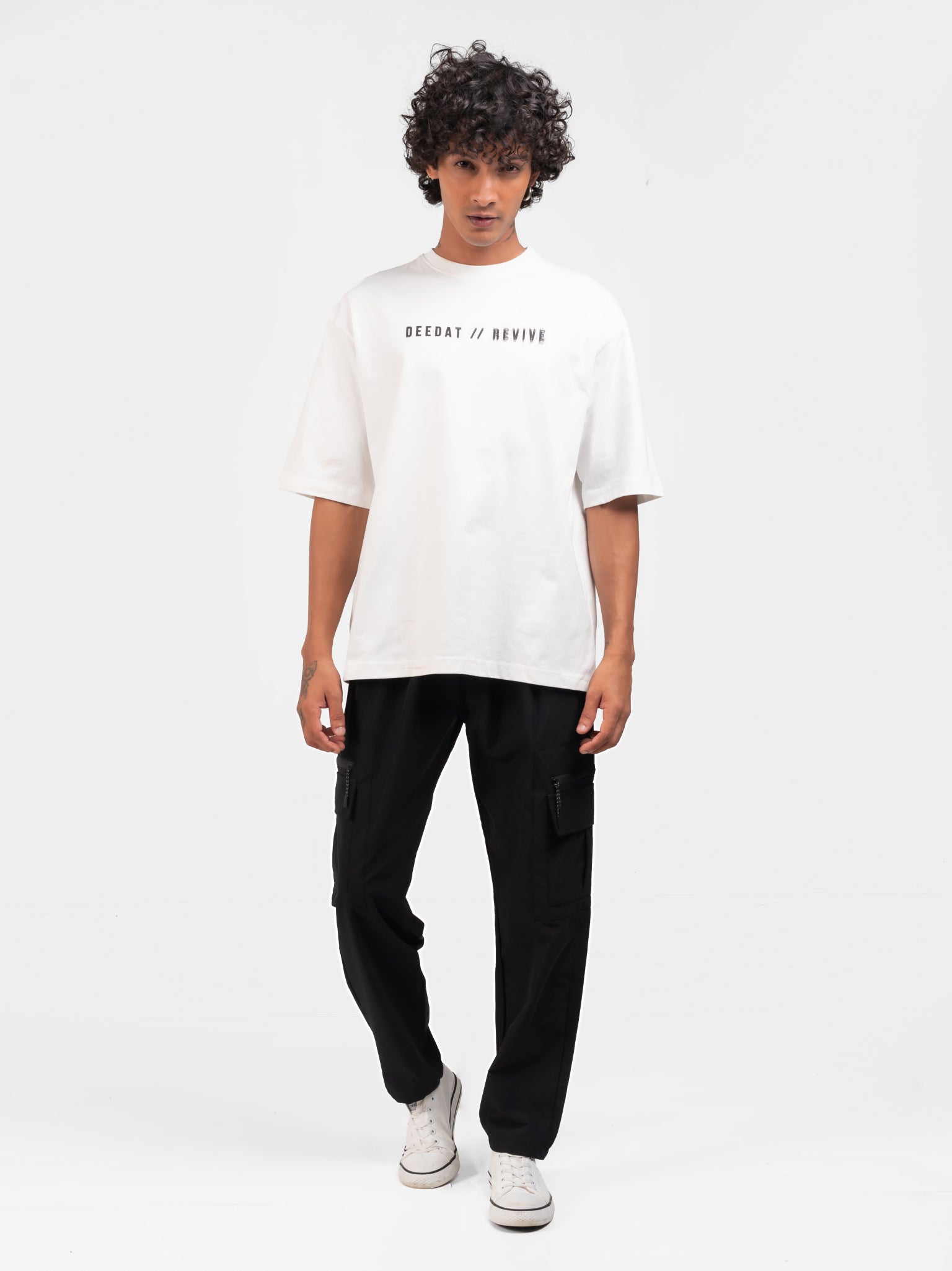 DEEDAT MNML WRLD Oversized Tee