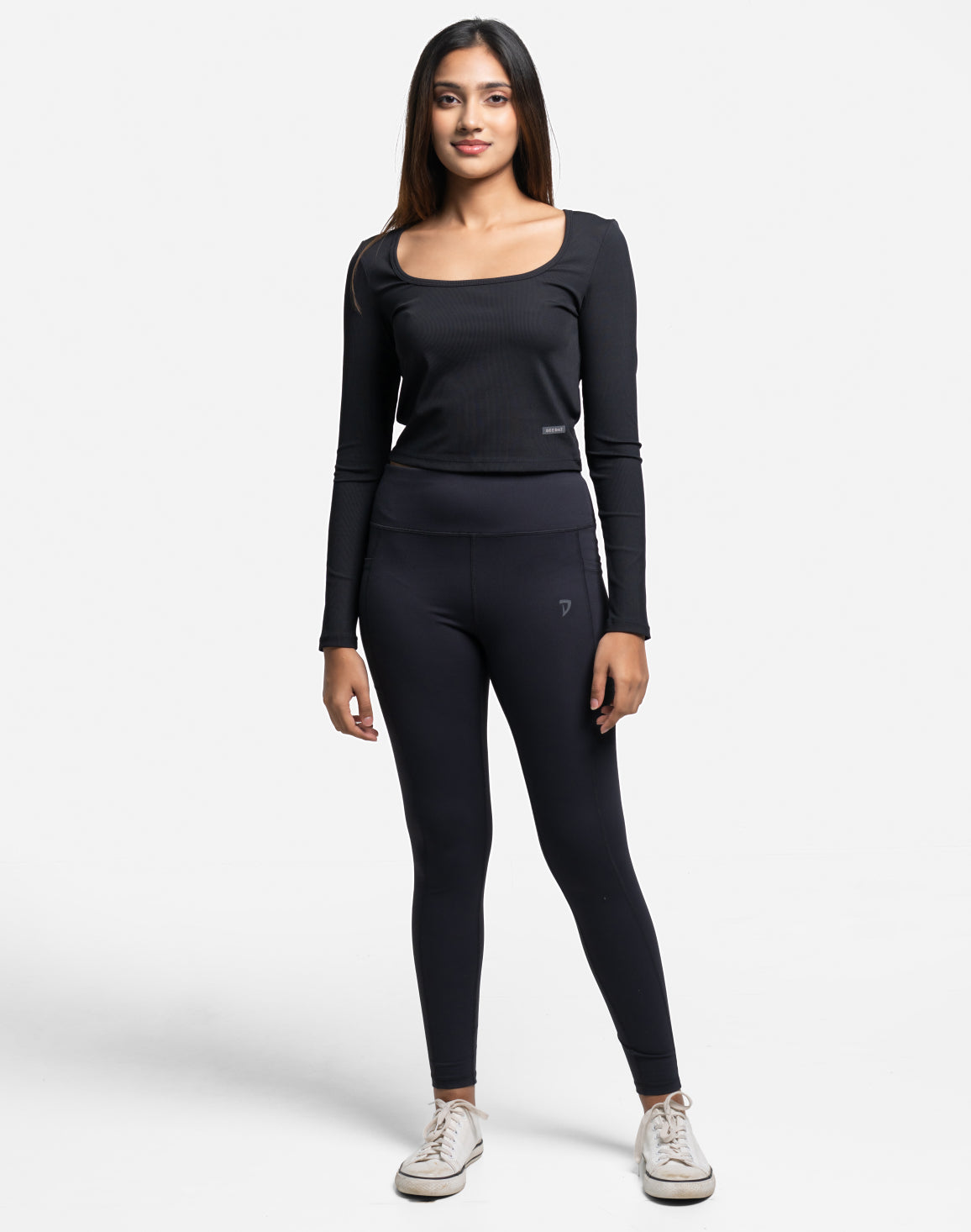 DEEDAT Women Long Sleeve Tee - Black