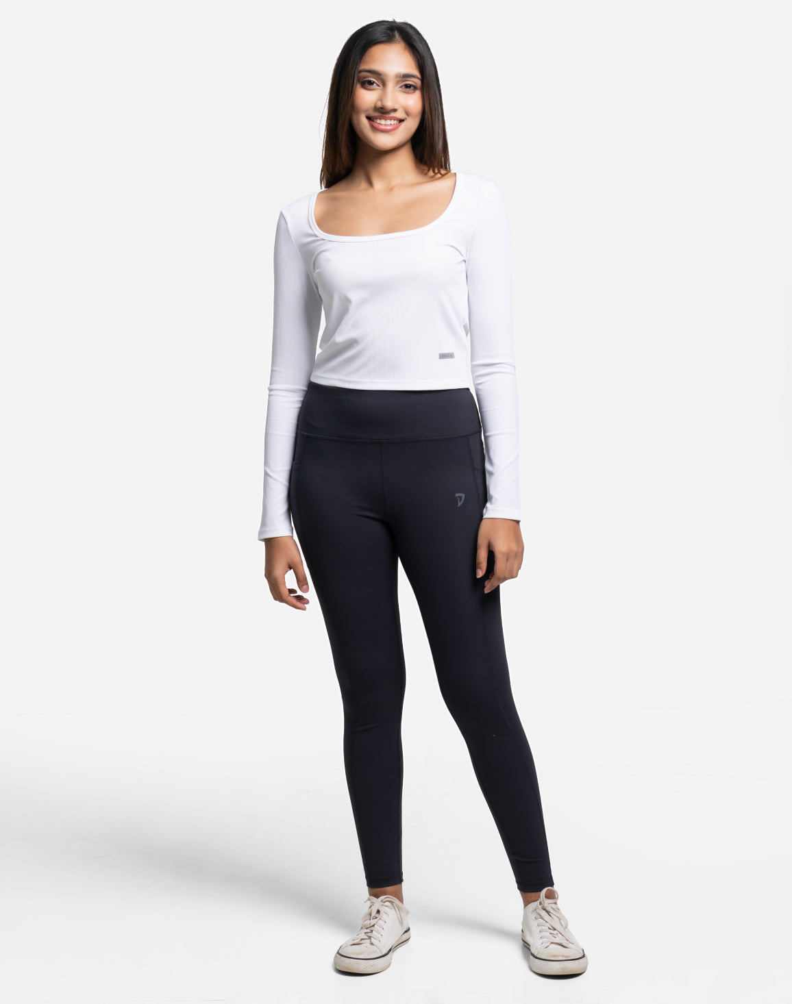 DEEDAT Women Long Sleeve Tee - White