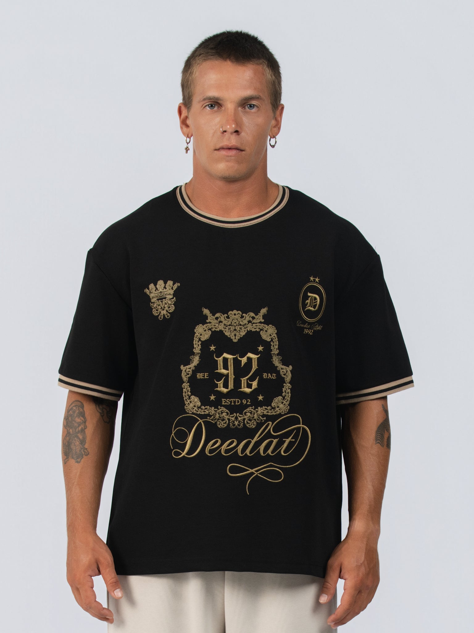 DEEDAT MNML WRLD MAVERICK Oversized Tee Shirt - Black