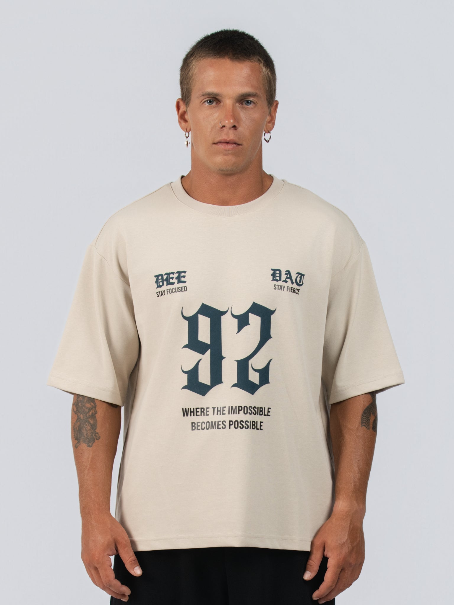 DEEDAT MNML WRLD WALKER Oversized Tee Shirt - Beige