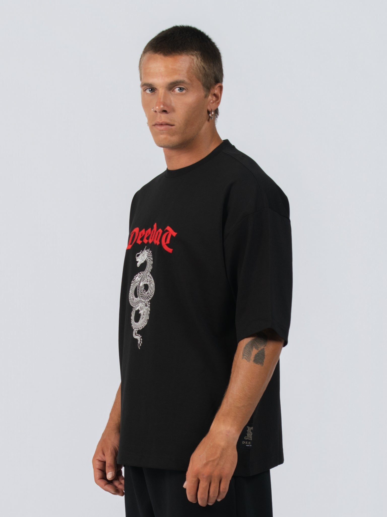 DEEDAT WINGS OF FIRE  Oversized Tee - Black