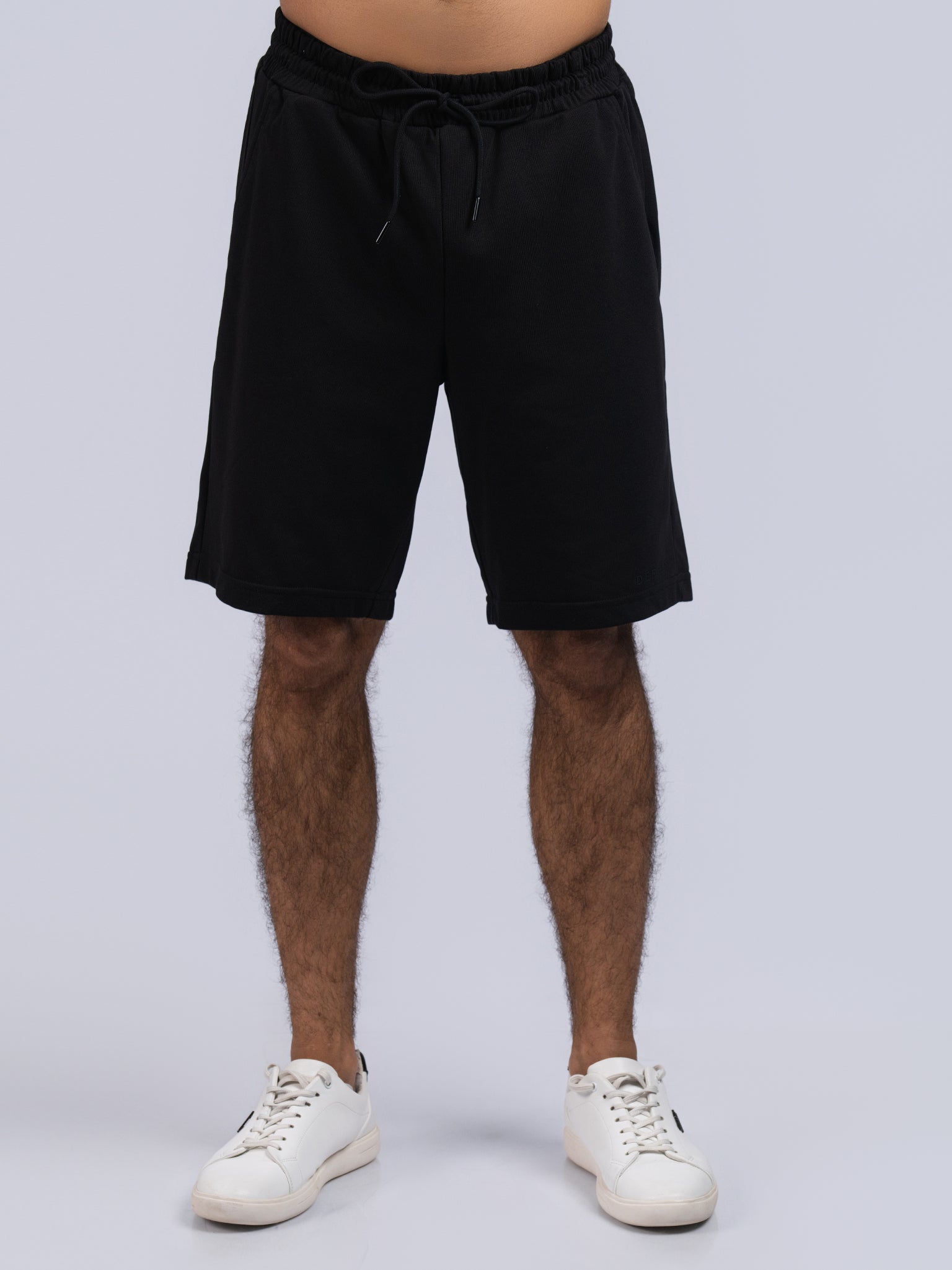 DEEDAT Standard Hem Short - Black