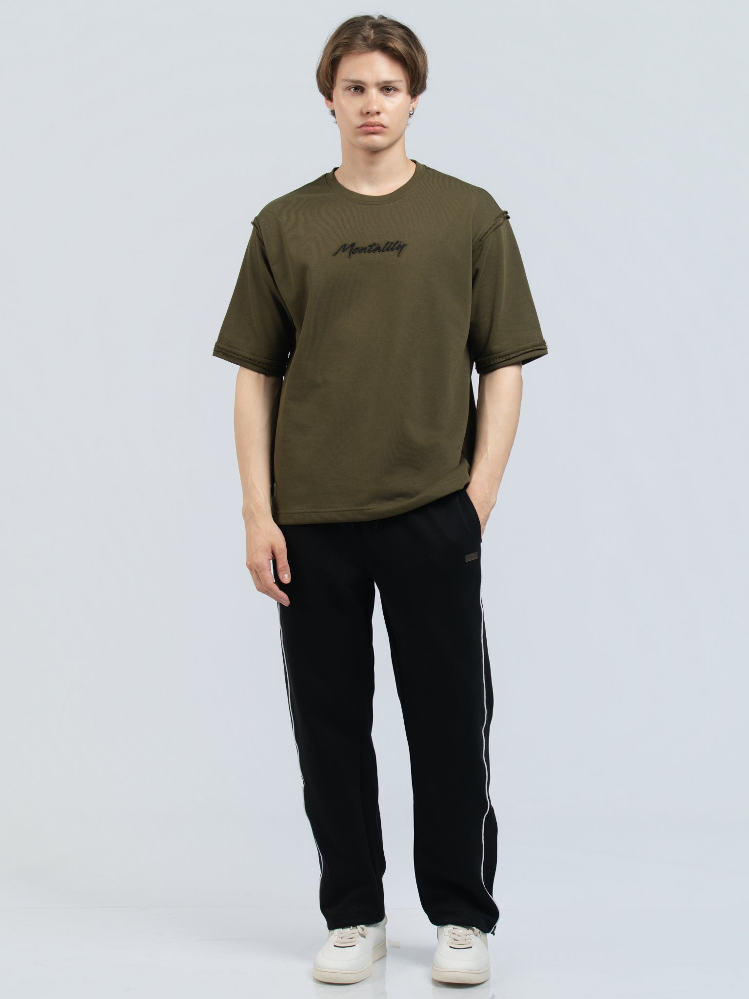 DEEDAT MNML WRLD WALKER Oversized Tee Shirt - Army Green