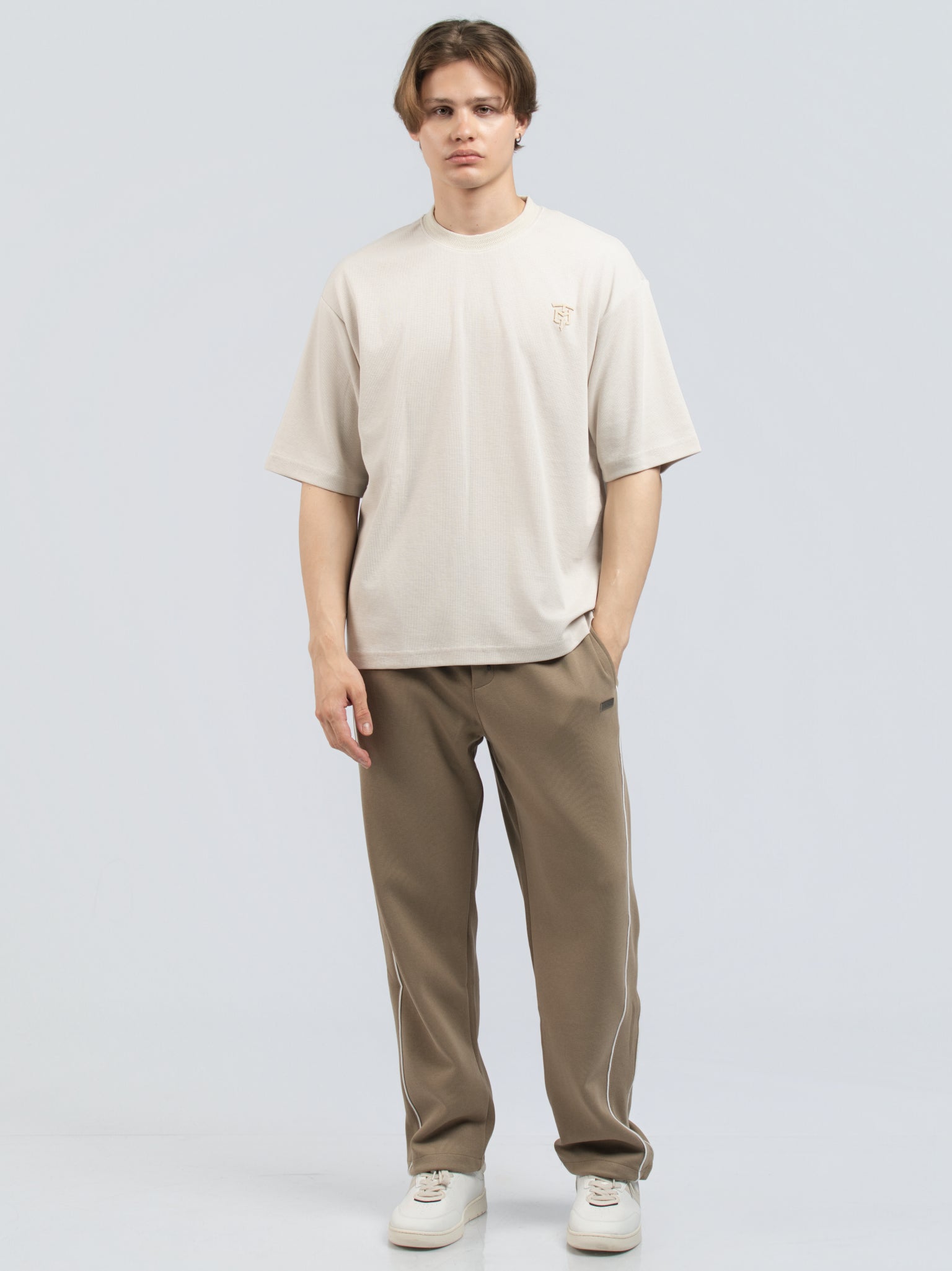 DEEDAT MNML WRLD WALKER Oversized Tee Shirt - Beige