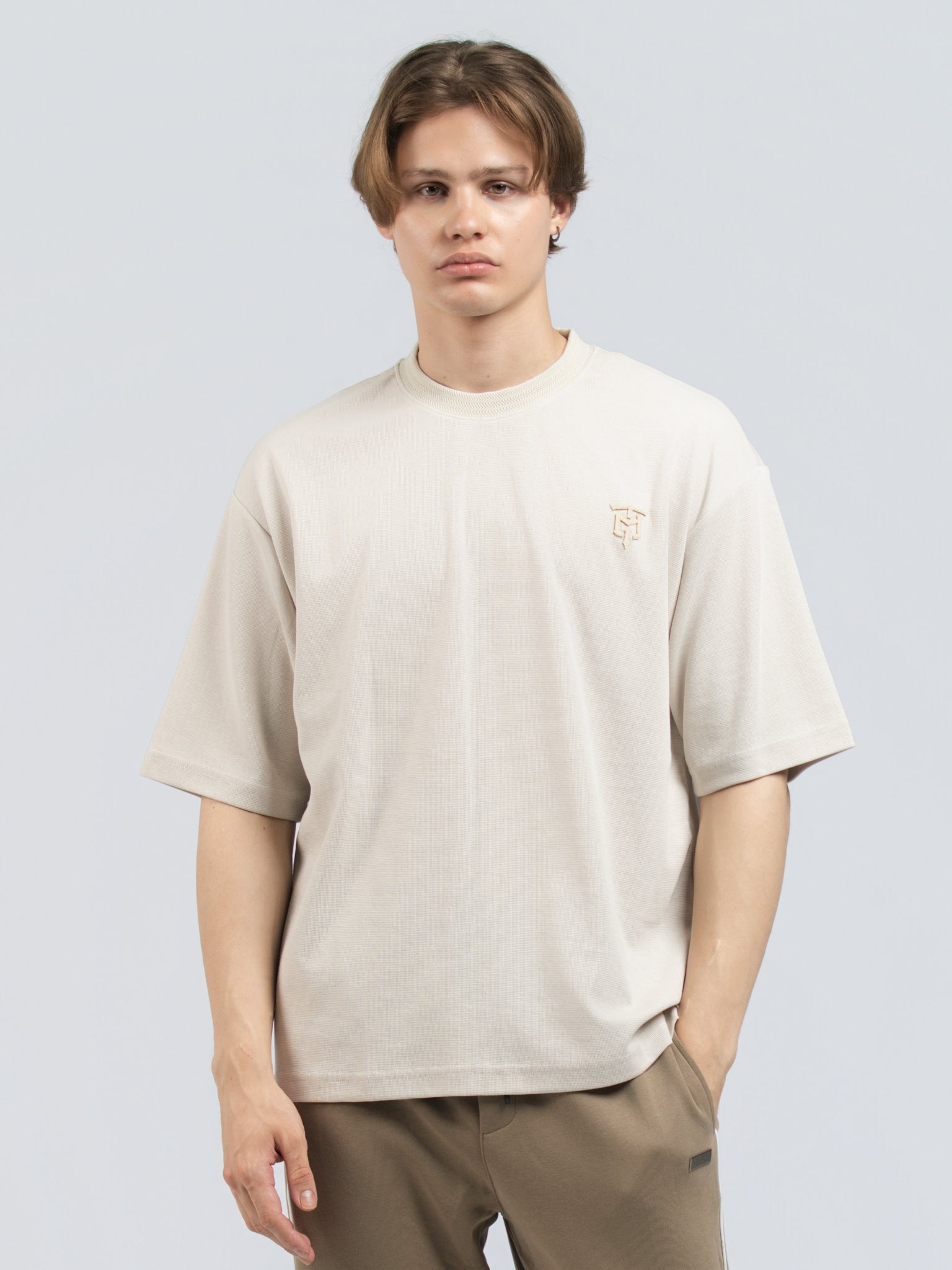 DEEDAT MNML WRLD WALKER Oversized Tee Shirt - Beige