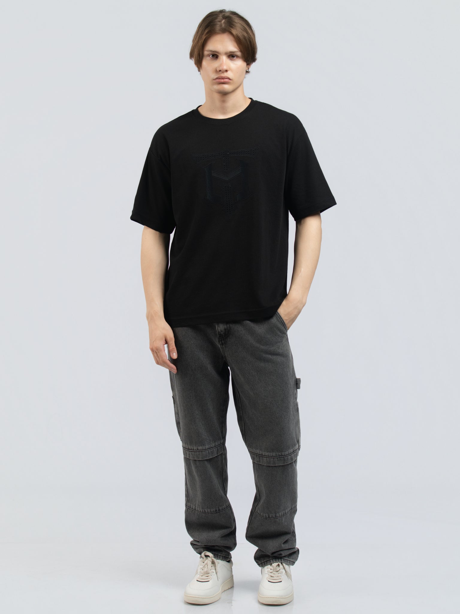 DEEDAT MNML WRLD MAVERICK Oversized Tee Shirt - Black