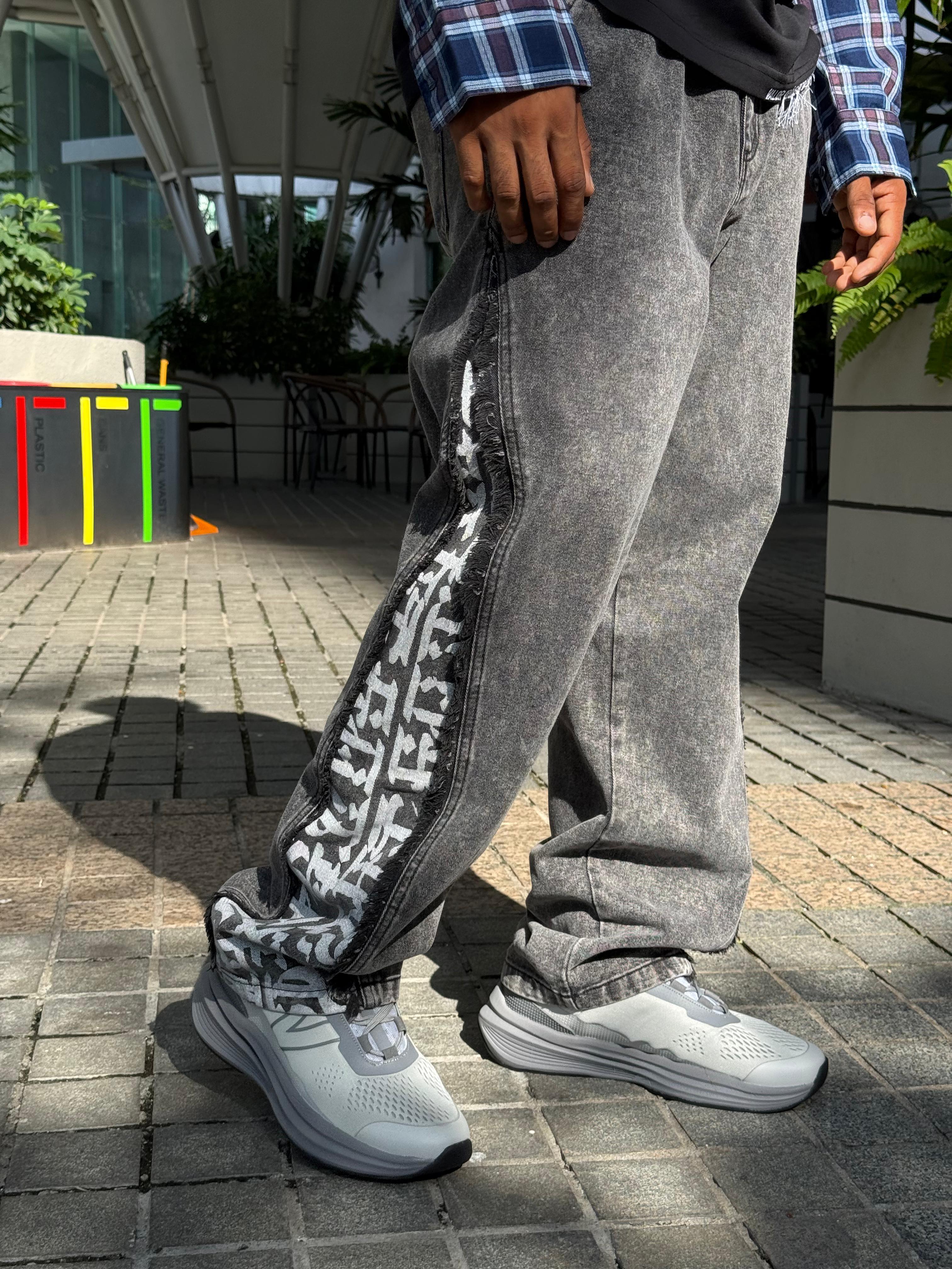 DEEDAT GOD'S PLAN Oversize Standard Hem Jeans - Black