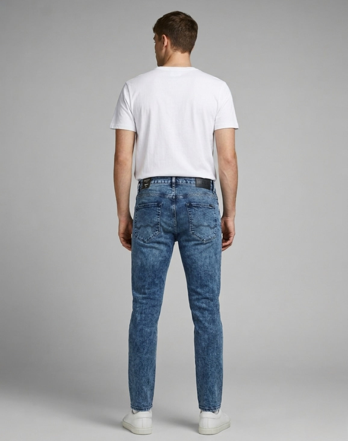 DEEDAT  Tapered Fit Jeans - Mid Blue